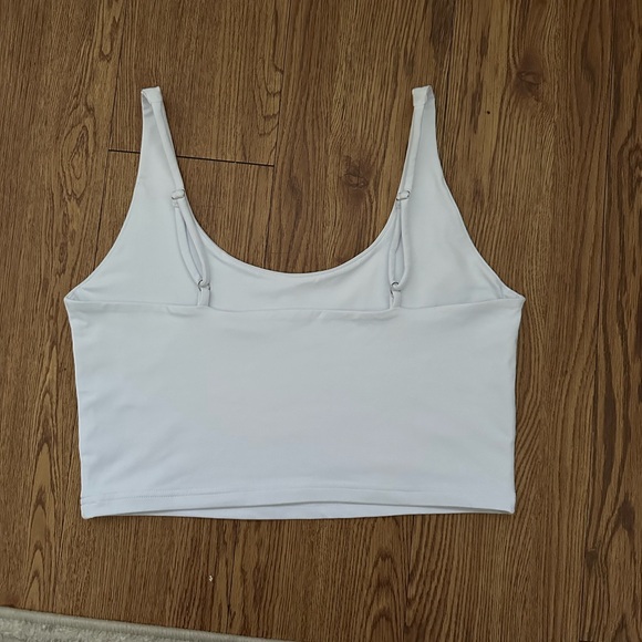 White Crop top size Large - Picture 2 of 3